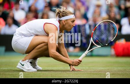 Londra, Regno Unito. 09 luglio 2021. Elena Vesnina della Russia in azione durante la semifinale doppia dei Campionati Wimbledon 2021, torneo di tennis Grand Slam il 9 luglio 2021 presso tutto l'Inghilterra Lawn Tennis e Croquet Club a Londra, Inghilterra - Photo Rob Prange / Spagna DPPI / DPPI Credit: Independent Photo Agency/Alamy Live News Foto Stock