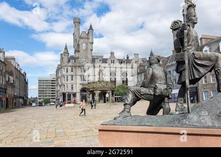 The Salvation Army Citadel and Mercat Cross, Castlegate, Aberdeen, Aberdeenshire, Scotland, Regno Unito Foto Stock