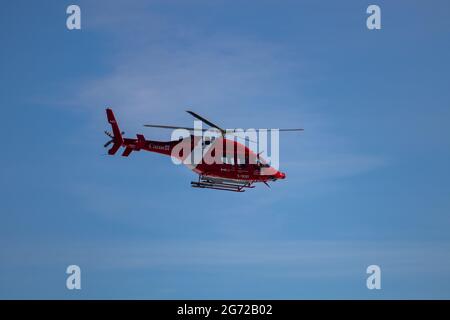 Quebec, Quebec, Canada - 02-13-2021: Canadian Coast Guards Bell 429 GlobalRanger tornare dalla pattuglia. Foto Stock