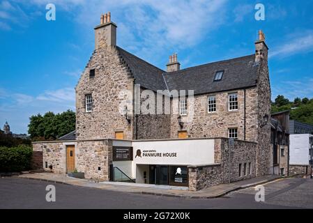 Panmure House nel centro storico di Edimburgo, un tempo dimora dell'economista scozzese Adam Smith, è ora la scuola di business della Heriot-Watt University. Foto Stock