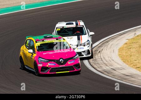 69 Stefana Quinto (ITA), TEAM OREGON, RENAULT CLIO CUP EUROPE, in azione durante il 7° round della Clio Cup Europe 2021, dal 9 al 11 luglio 2021 sull'Hungaroring, a Budapest, Ungheria - Foto Joao Filipe/DPPI Foto Stock