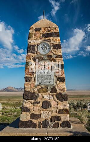 Monumento a Simpson Springs Station, Pony Express Trail, Back Country Byway, Great Basin, Utah, STATI UNITI Foto Stock