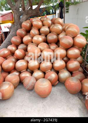 La ceramica di argilla sta mostrando sul bordo della strada a Jaipur, Rajasthan, India Foto Stock