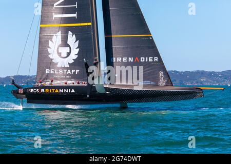 Prada Cup Final, Ineos Team UK (UK) in gara 5. Waitemata Harbour, Auckland, Nuova Zelanda, 20 febbraio 2021. Foto Stock