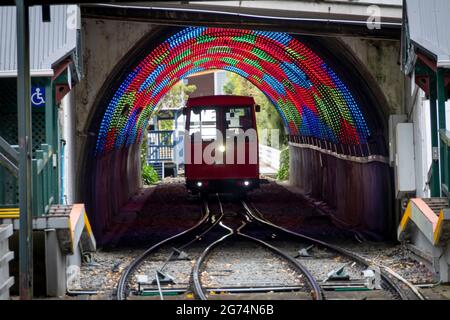 Funivia nel tunnel illuminato, Wellington, Isola del Nord, Nuova Zelanda Foto Stock