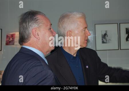 Museo il Kennedys - Consigliere Tom LaBonge, Presidente delle Città di Los Angeles Honourable Grey Davis - 40° anniversario della partnership Foto Stock