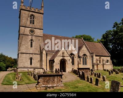 La Chiesa di San Martino è l'ultimo luogo di riposo di Sir Winston Churchill e Lady Clementine Churchill , Bladon, Inghilterra Foto Stock