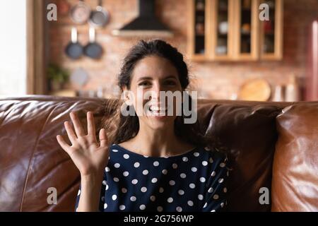 Testa ritratto di donna felice in sorridente casual Foto Stock