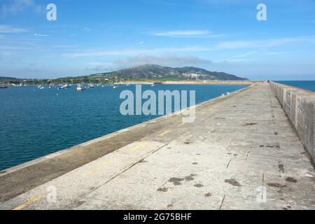 Holyhead Breakwater sulla Holy Island Anglesey Wales, che è il più lungo frangiflutti del Regno Unito Foto Stock