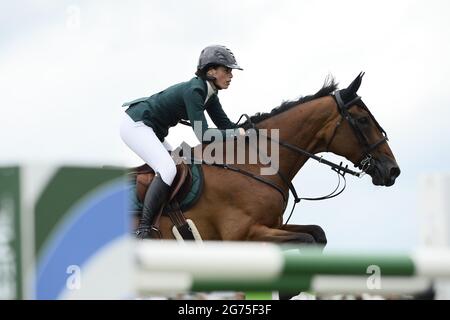 Fanny Skalli a cavallo Jonka-A durante i Masters Chantilly 2021, evento equestre FEI, Jumping CSI5 il 10 luglio 2021 a Chateau de Chantilly a Chantilly, Francia - Foto Christophe Bricot / DPPI Foto Stock