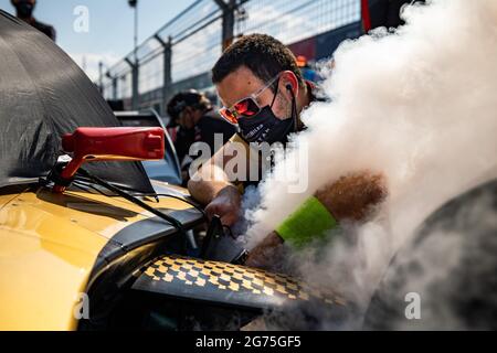 Mecaniciens Mechanics DS Techeetah, DS e-tense FE20, griglia ritratto de partenza griglia di partenza durante il 2021 New York City ePrix, 6 ° incontro del campionato del mondo di Formula e 2020-21, sul circuito di Brooklyn Street dal 10 al 11 luglio, a New York, USA - Photo Germain Hazard / DPPI Foto Stock