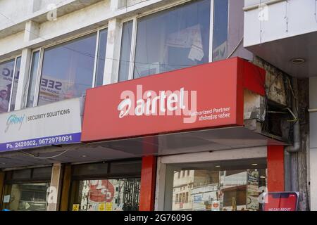Fronte del negozio Bharti Airtel. Sportello del distributore Airtel. Udaipur India - maggio 2020 WER Foto Stock