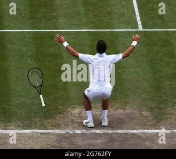 Londra, GBR. 11 Luglio 2021. London Wimbledon Championships Day13 11/07/2021 Novak Djokovic (SRB) in semifinale contro Matteo Berrettini (ITA) Credit: Roger Parker/Alamy Live News Foto Stock