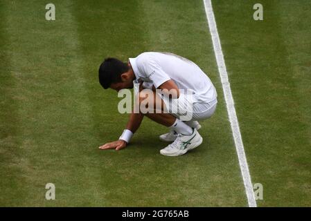 Londra, GBR. 11 Luglio 2021. London Wimbledon Championships Day13 11/07/2021 Novak Djokovic (SRB) in finale contro Matteo Berrettini (ITA) Credit: Roger Parker/Alamy Live News Foto Stock