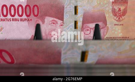 Illustrazione in 3d del Money Pack di Rupiah indonesiano. Pile di pacchetti di banconote HUF. Concetto di finanza, contanti, crisi economica, successo di affari, recessione, banca Foto Stock