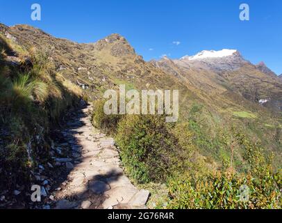 Sentiero Inca, vista dal sentiero di trekking Choquequirao, zona di Cuzco, Machu Picchu, Ande peruviane Foto Stock