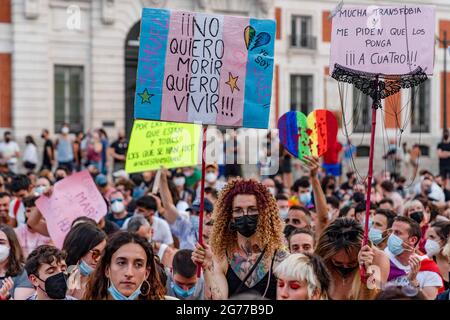 Madrid, Spagna. 11 Luglio 2021. Un protestante ha un cartello che dice che non voglio morire, voglio vivere durante una manifestazione a sostegno di Samuel Luiz, e contro la violenza Lgbtphobic a Madrid. (Foto di Guillermo Gutierrez Carrascal //Sipa USA) Credit: Sipa USA/Alamy Live News Foto Stock