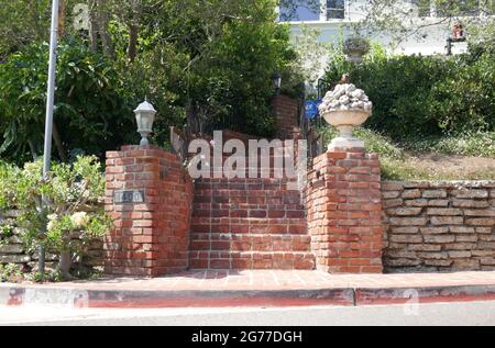 Los Angeles, California, USA 11 luglio 2021 UNA visione generale dell'atmosfera del comedian Norm Crosby's ex Casa/casa a 1400 Londonderry Pl a Hollywood Hills il 11 luglio 2021 a Los Angeles, California, USA. Foto di Barry King/Alamy Stock foto Foto Stock