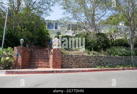 Los Angeles, California, USA 11 luglio 2021 UNA visione generale dell'atmosfera del comedian Norm Crosby's ex Casa/casa a 1400 Londonderry Pl a Hollywood Hills il 11 luglio 2021 a Los Angeles, California, USA. Foto di Barry King/Alamy Stock foto Foto Stock