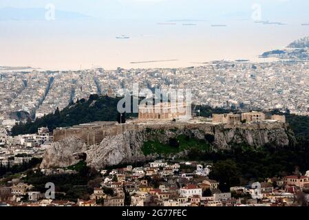 Vista sulla città di Atene, vista dalla cima della collina di Lycabettus. Foto Stock