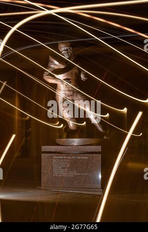 Statua di Jim Brown a Cleveland, Ohio Foto Stock