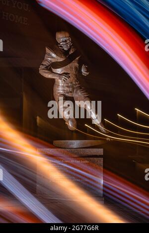 Statua di Jim Brown a Cleveland, Ohio Foto Stock