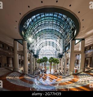 New York, 4 LUGLIO 2021 - Vista interna del Brookfield Place Foto Stock