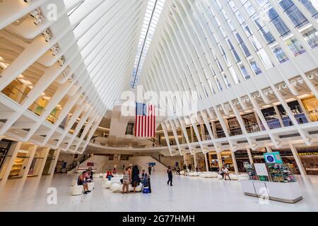 New York, 4 LUGLIO 2021 - Vista interna dell'Oculus Center Foto Stock