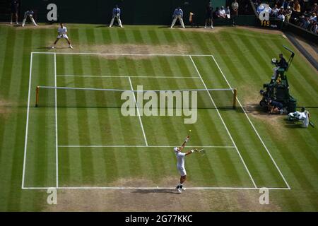 Londra, Regno Unito. 11 Luglio 2021. Atmosfera durante la finale maschile al Wimbledon Championships 2021 all'AELTC di Londra, UK, il 11 luglio 2021. Photo by ABACAPRESS.COM Credit: Abaca Press/Alamy Live News Foto Stock