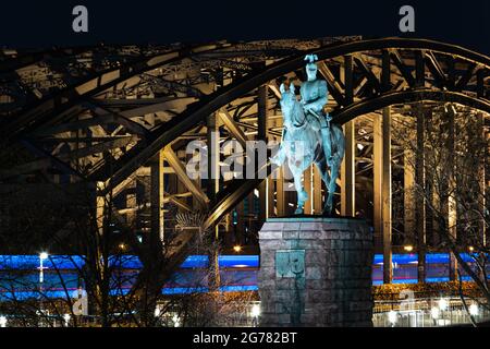 Statua di Guglielmo II a Colonia Foto Stock