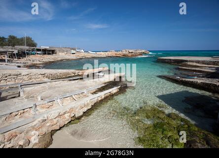 Porto di pesca, es Calo de Sant Augusti, Platja de Tramuntana, Formentera Foto Stock