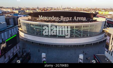 Mercedes Benz Arena a Berlino - veduta aerea - fotografia urbana Foto Stock