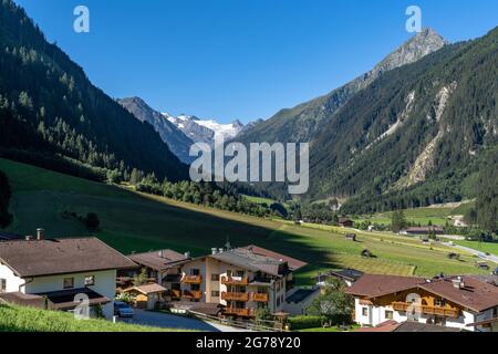 Europa, Austria, Tirolo, Alpi Stubai, vista da Gasteig nella valle a Sulzenauferner Foto Stock