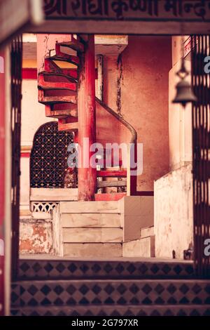 Camere rosse in ashram in India Foto Stock