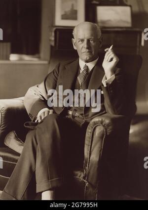 Ritratto dello scrittore John Galsworthy (1867-1933). Museo: COLLEZIONE PRIVATA. Autore: Olive EDIS. Foto Stock