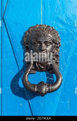 Bussò alla porta in Casa Consistorial o municipio, Holguin, Cuba, novembre 2016 Foto Stock