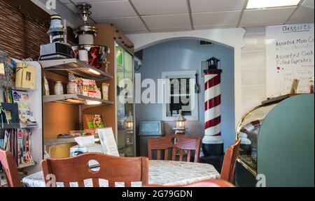 All'interno del latte Lighthouse Cafe, Berkeley Springs, West Virginia Foto Stock