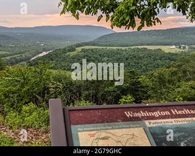 Vista panoramica sul fiume Potomac e sulla città di Grande Cacapone Foto Stock