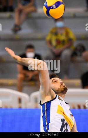 Cisterna di Latina, Italia. 11 Luglio 2021. Italia vs Argentina durante il Test Match Volley prima di partire per i Giochi Olimpici di Tokyo al Palazzetto dello Sport (Cisterna di Latina). (Foto di Domenico Cippitelli/Pacific Press) Credit: Pacific Press Media Production Corp./Alamy Live News Foto Stock