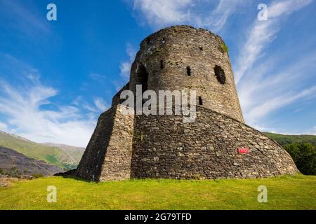Il Torrione del Castello di Dolbadarn che custodisce il Passo Llanberis, Gwynedd, Galles del Nord Foto Stock