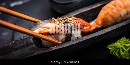 Guardaroba sushi sashimi set Foto Stock