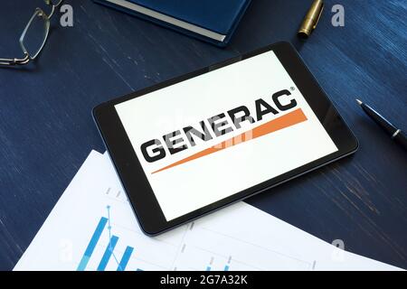 KIEV, UCRAINA - 30 giugno 2021. Logo aziendale di Generac Power Systems sul tablet. Foto Stock