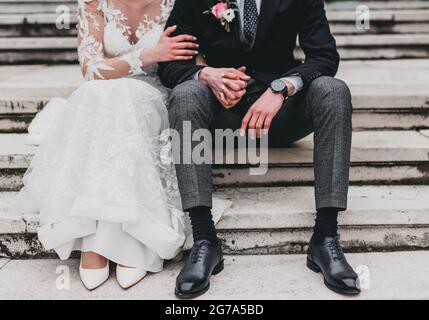 foto di sposi e sposi del giorno di nozze Foto Stock