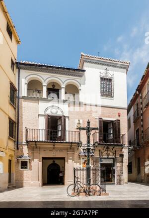 Malaga Spagna, piccola piazza nel centro di Malaga, Plazuela San Juan de Dios, Andalusia, Spagna, Europa Foto Stock