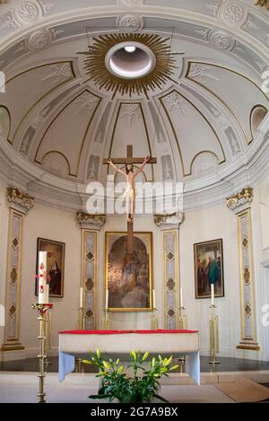 Germania, Sassonia-Anhalt, Halle, cappella neo-barocca monastero, ordine di Santa Elisabetta, altare Foto Stock