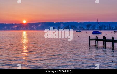 Lakeshore a Dießen am Ammersee, Landsberg / Lech distretto, alta Baviera, Baviera, Germania, Europa Foto Stock