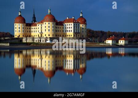 Castello di Moritzburg, castello ormeggiato e rifugio di caccia, vicino a Dresda, Sassonia, Germania, Europa, Foto Stock