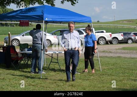 L'ex governatore del Kansas, il Dr. Jeff Colyer, si reca all'annuale Lyon County Republican Party picnic. Foto Stock