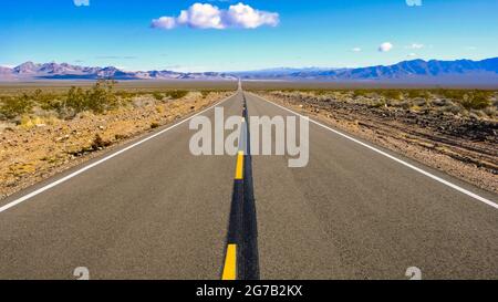 Autostrada, Death Valley National Park, California, Stati Uniti, Foto Stock