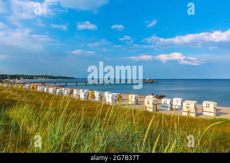 Schleswig-Holstein, Baia di Lübeck, Haffkrug, vista sulla spiaggia del Mar Baltico Foto Stock